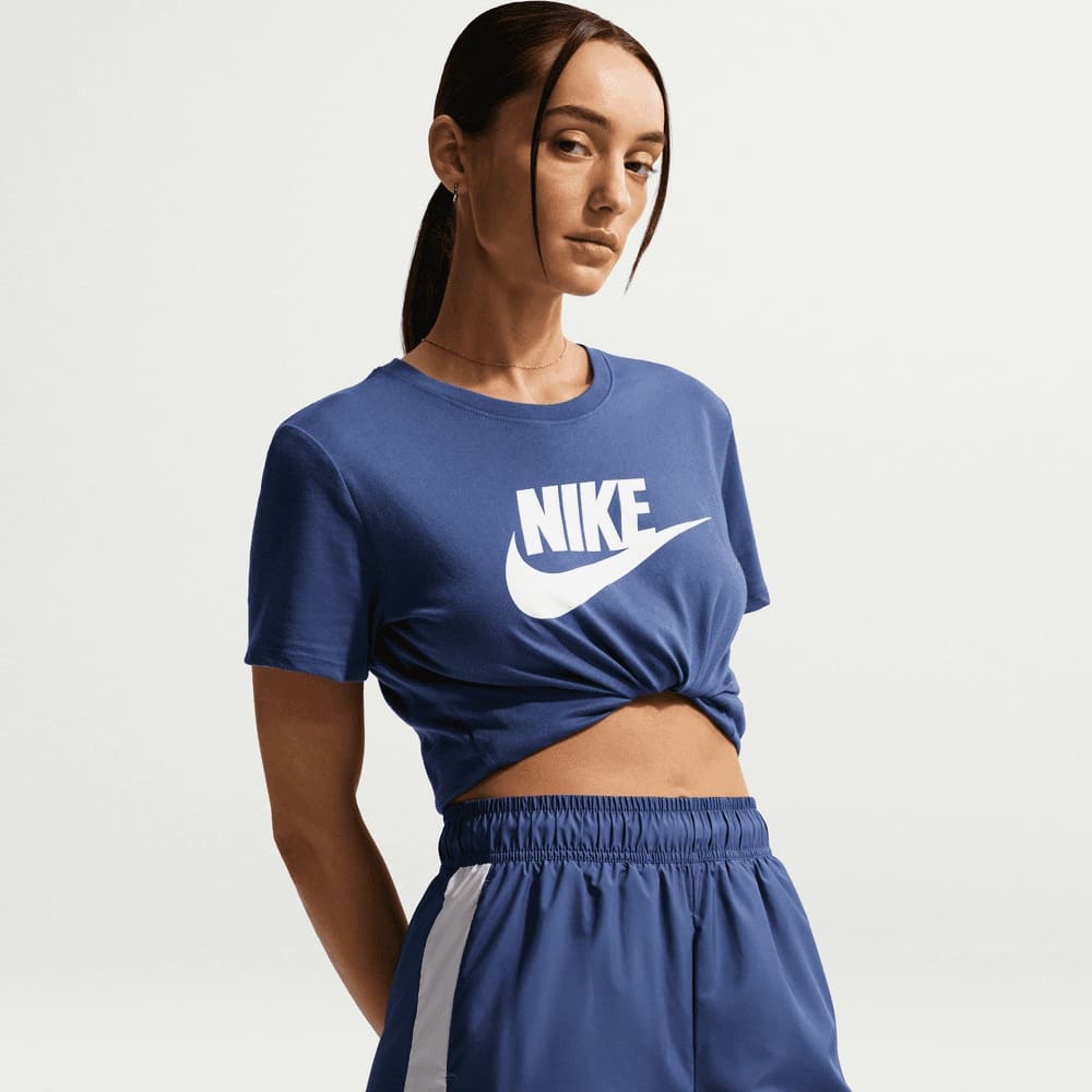 Nike Sportswear Essentials