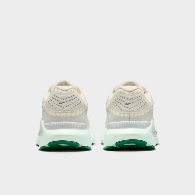 Nike Structure 26-1777997612376