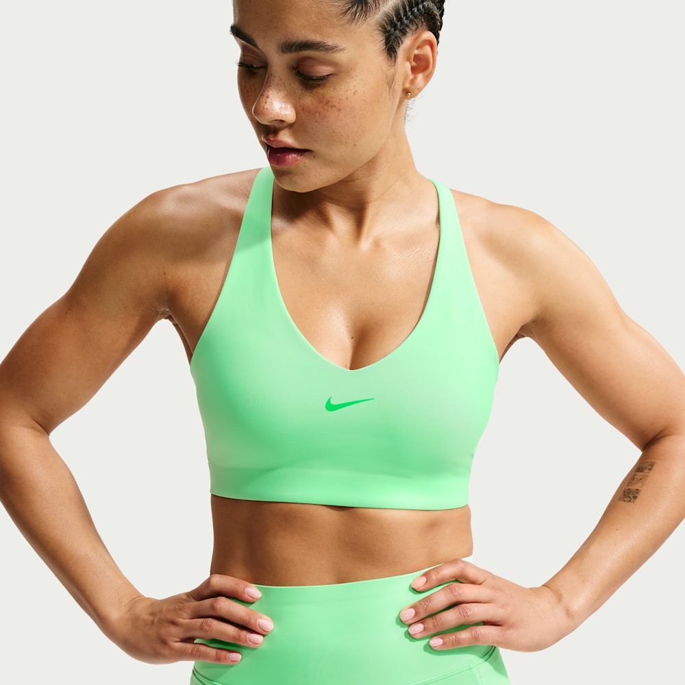 Nike Universa