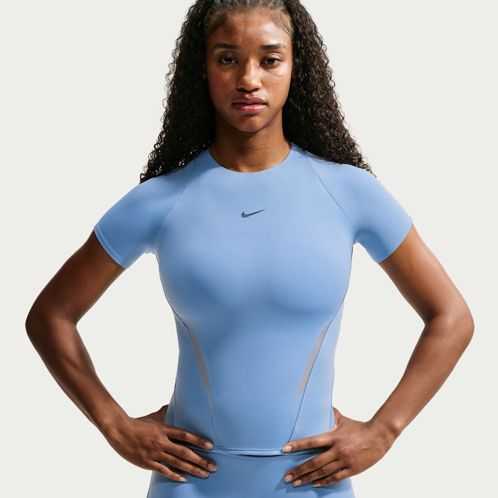 Nike Universa