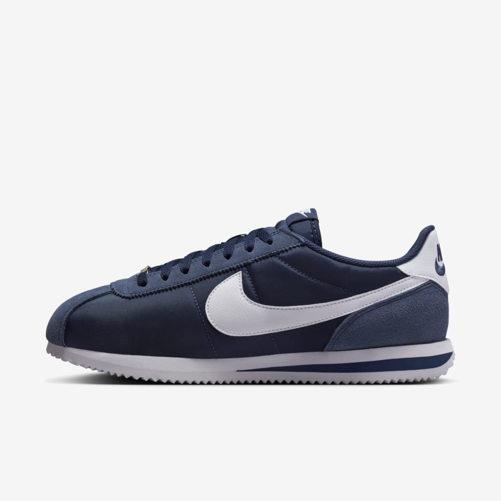 Nike cortez negras con dorado hotsell