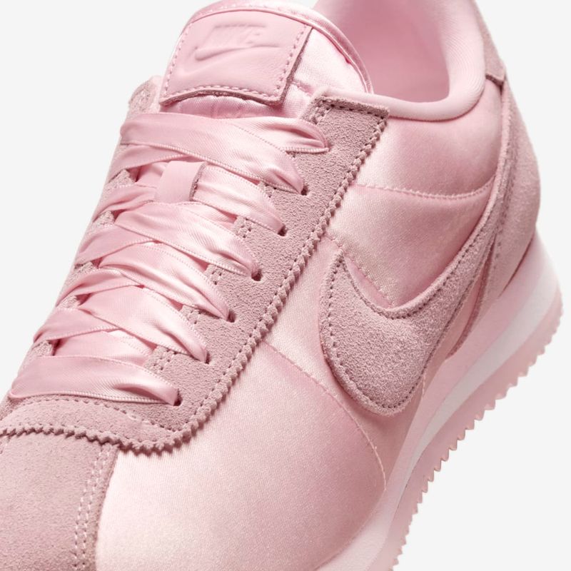 Nike cortez blancas y rosas online