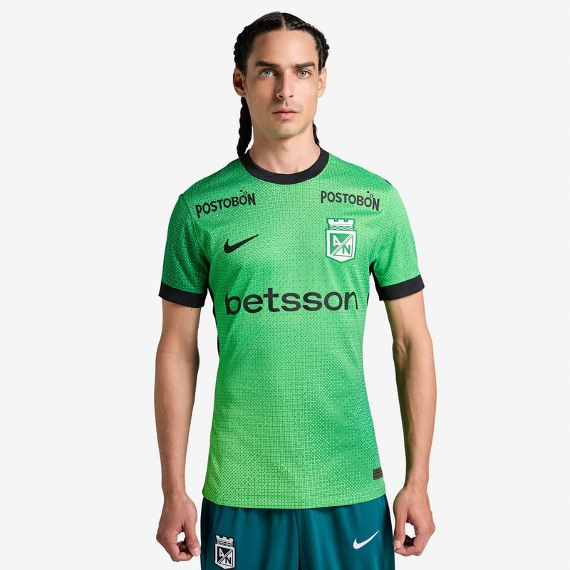 Atletico-Nacional-Tercera-Hombre