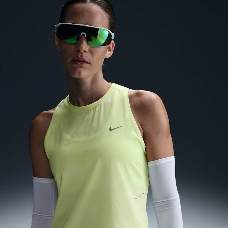 camiseta-de-tirantes-de-correr-dri-fit-para-mujer