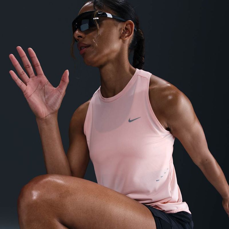 camiseta-de-tirantes-de-correr-dri-fit-para-mujer