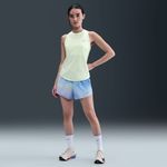 shorts-de-correr-dri-fit-de-tiro-medio-de-7-cm-con-forro-de-ropa-interior-para-mujer