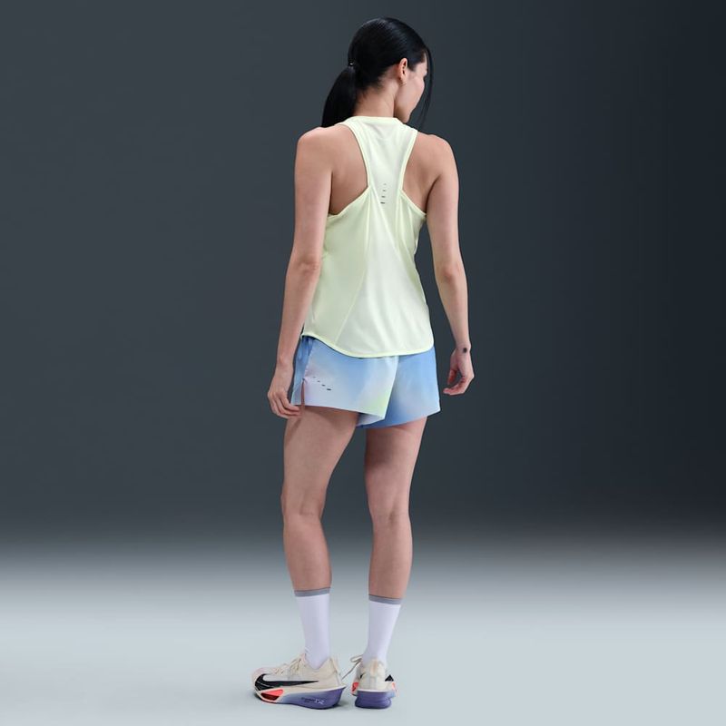 shorts-de-correr-dri-fit-de-tiro-medio-de-7-cm-con-forro-de-ropa-interior-para-mujer