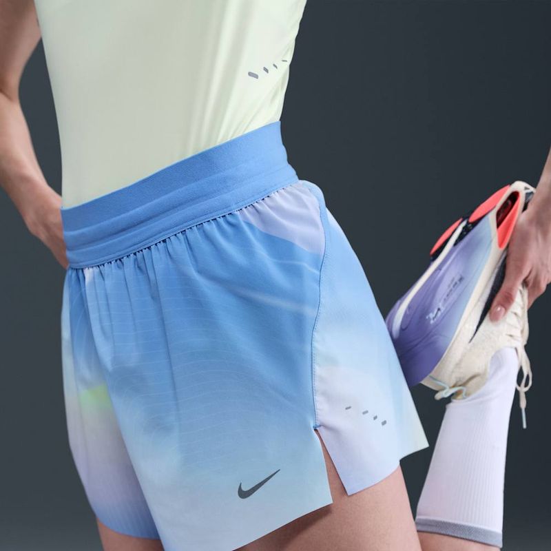 shorts-de-correr-dri-fit-de-tiro-medio-de-7-cm-con-forro-de-ropa-interior-para-mujer
