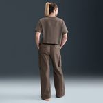 camiseta-cropped-con-logotipo-para-mujer