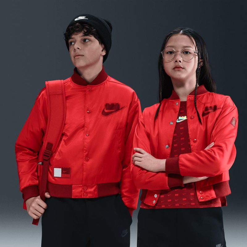 chaqueta-lego-nike-roja
