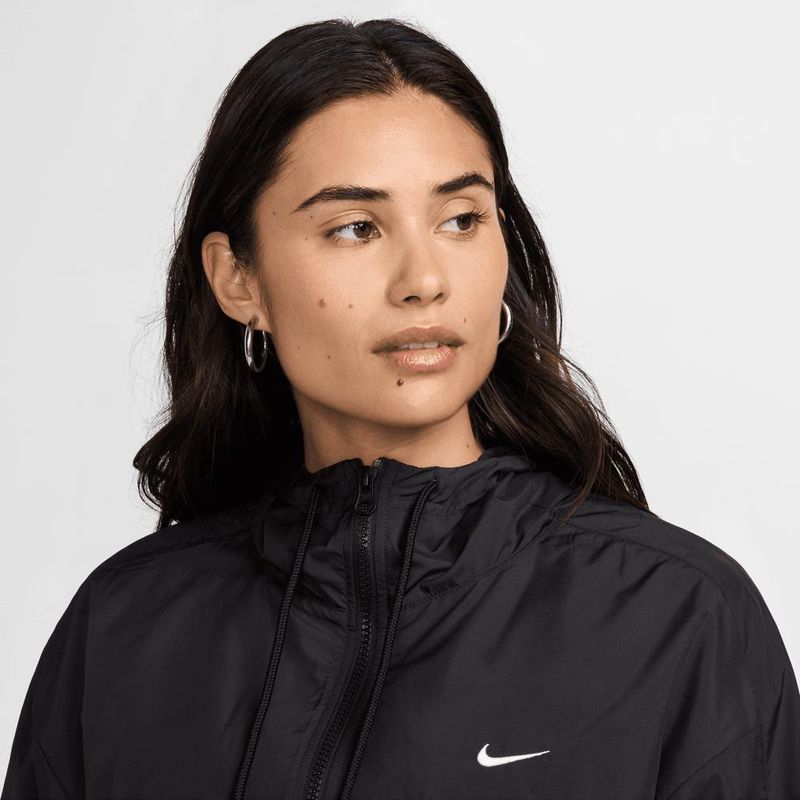 Nike-Sportswear-Classic-Wovens