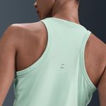 nike-tempo-swoosh-run