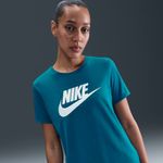 camiseta-con-logotipo-para-mujer