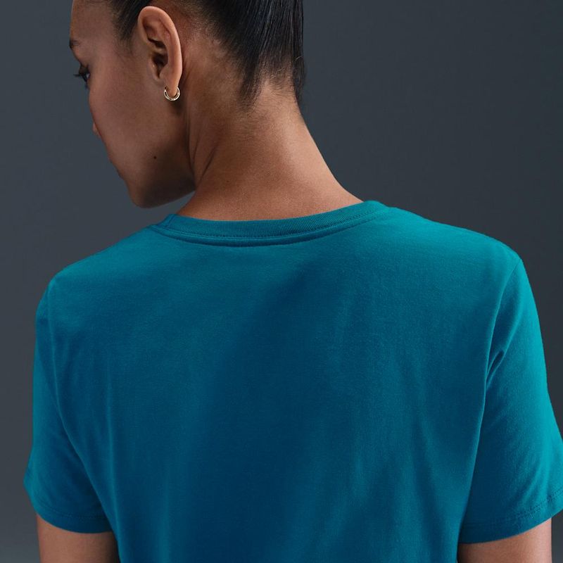 camiseta-con-logotipo-para-mujer