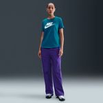 camiseta-con-logotipo-para-mujer