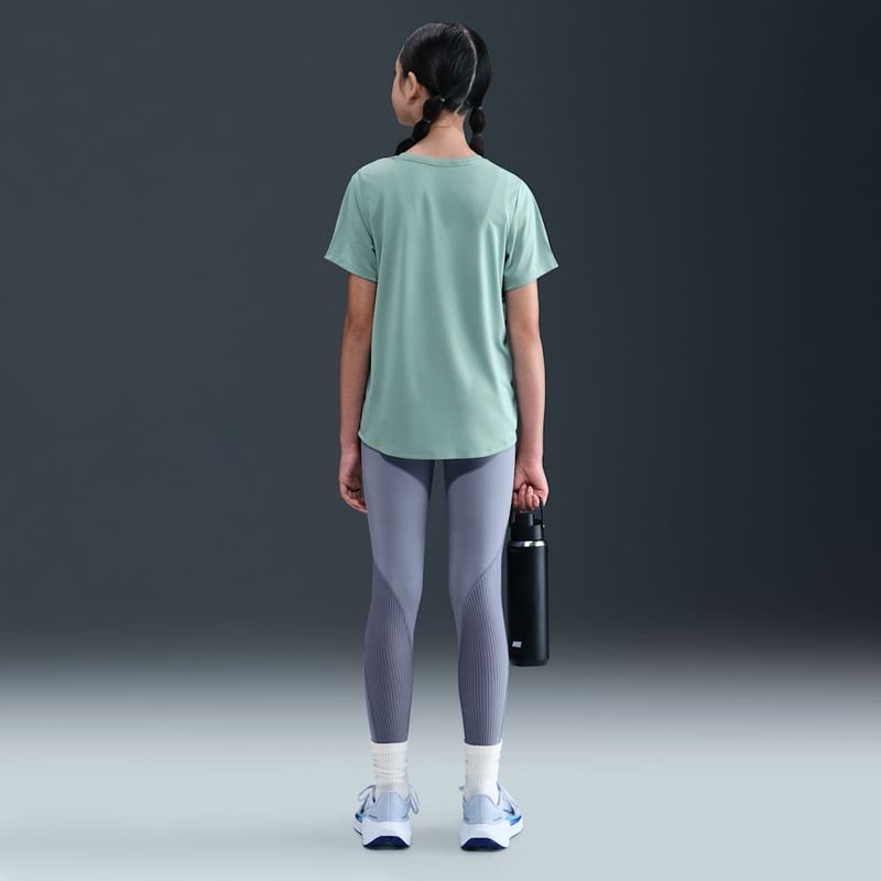 camiseta-de-manga-corta-dri-fit-para-nina-talla-grande