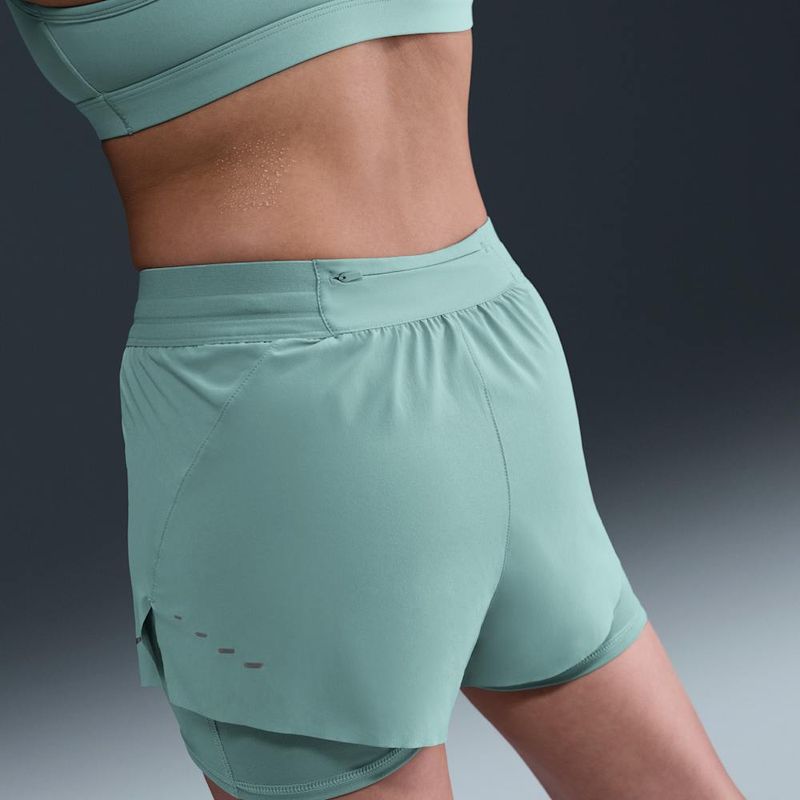 shorts-de-correr-dri-fit-de-tiro-medio-2-en-1-para-mujer