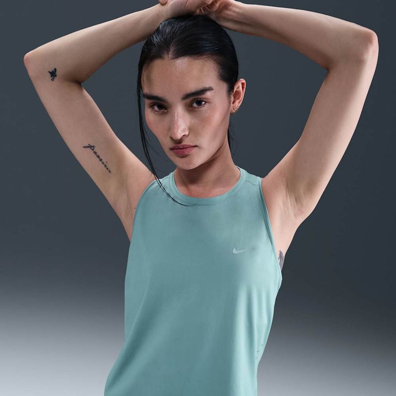 camiseta-de-tirantes-de-correr-dri-fit-para-mujer