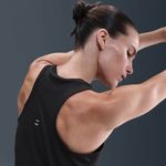camiseta-de-tirantes-de-correr-dri-fit-para-mujer