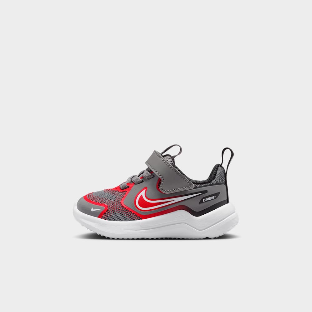 Nike Cosmic Runner