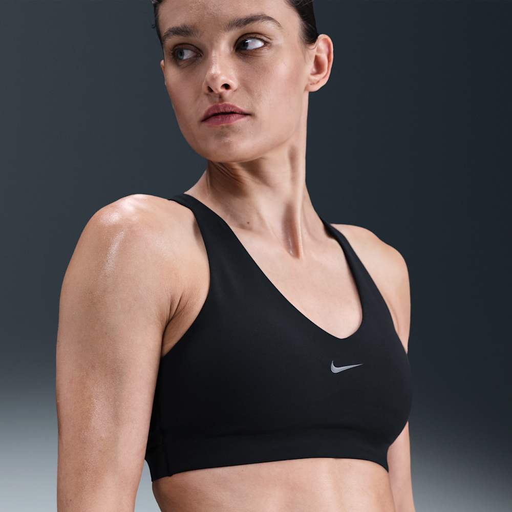 Nike Universa